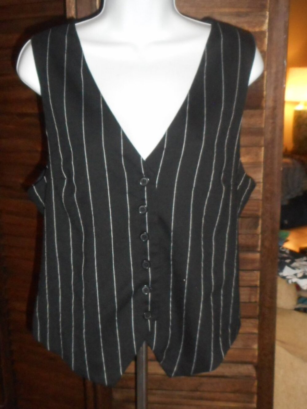 NWOT Black & White Pinstripe tailored vest, Size Large